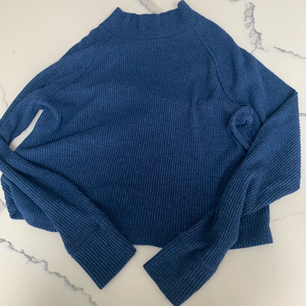 Abercrombie & Fitch ribbed blue sweater